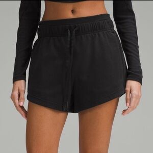 Lululemon Inner Glow High Rise Short 3" Size 4 Black